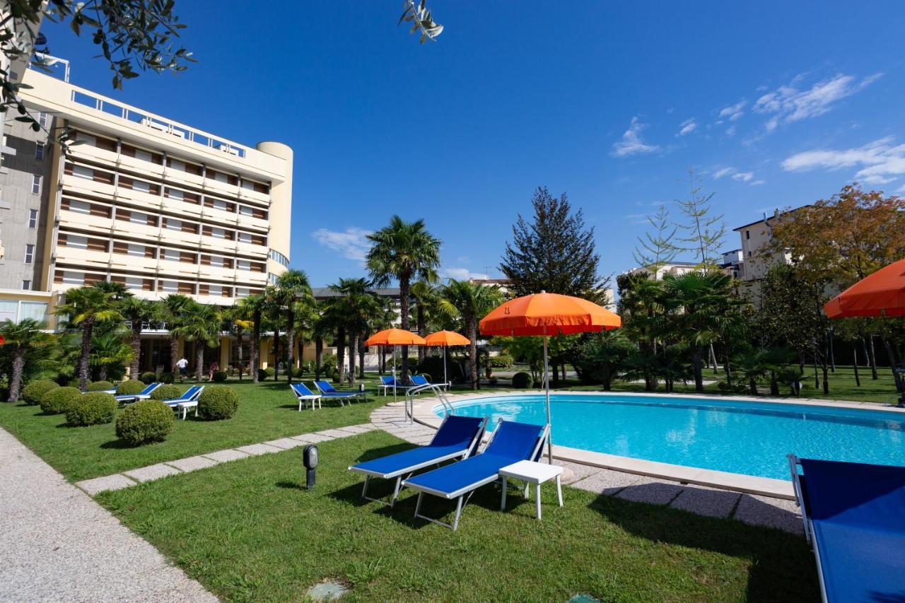 Hotel Savoia Thermae & Spa (Adults Only) Abano Terme Buitenkant foto