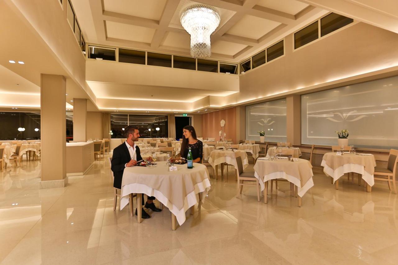 Hotel Savoia Thermae & Spa (Adults Only) Abano Terme Buitenkant foto